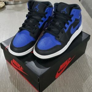 Nike Kids' Black and Blue Sneakers